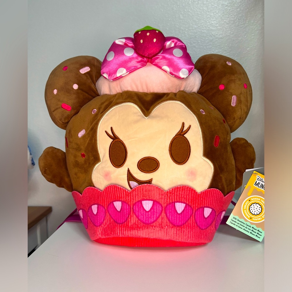 Disney Munchlings Baked Treats Minnie Strawberry Cupcake Backpack NWT 🍓🧁